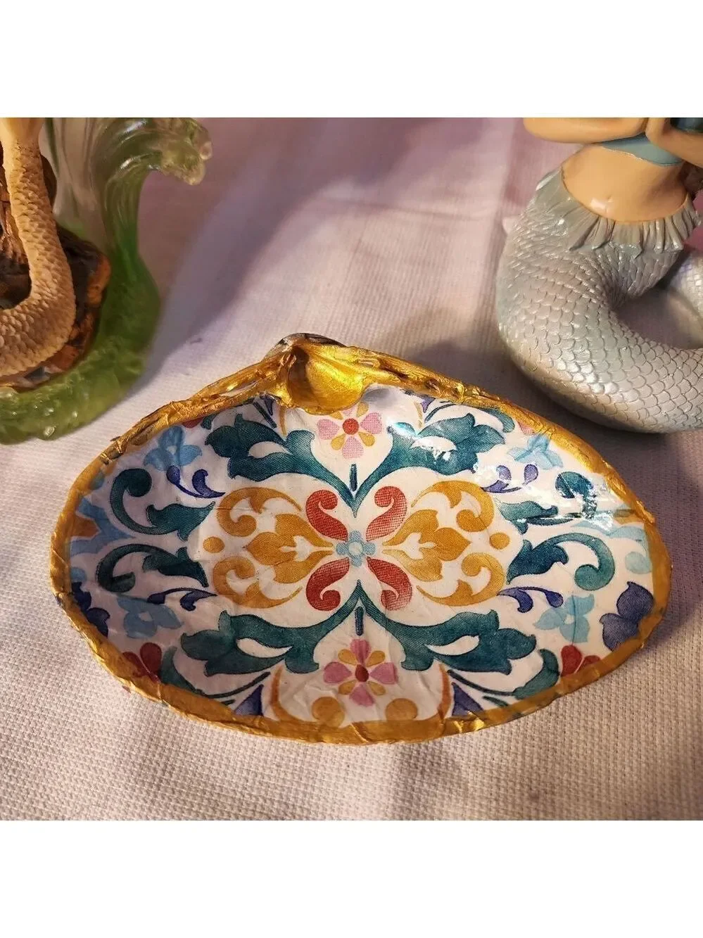 DECOUPAGE CLAM SHELL